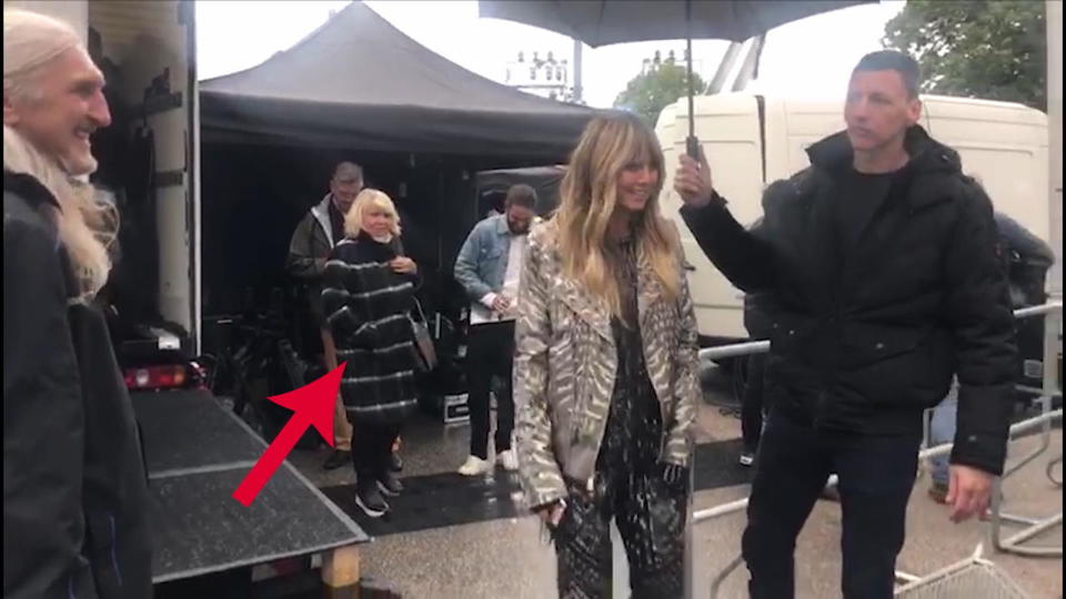 Heidi-Support von Papa, Mama und Ehemann Klumlitz-Familientreffen in München