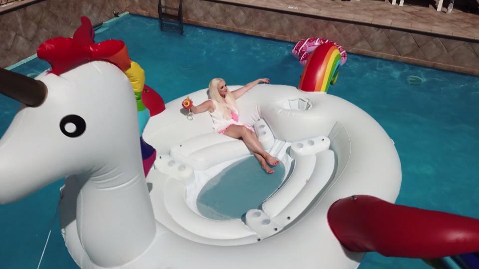 Die 25: Das kann doch nicht erlaubt sein Mit Daniela Katzenberger: Was darf man im Urlaub?