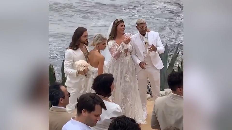 All in white in die Ewigkeit Farina Opoku & DJ Yeezy haben auf Ibiza geheiratet