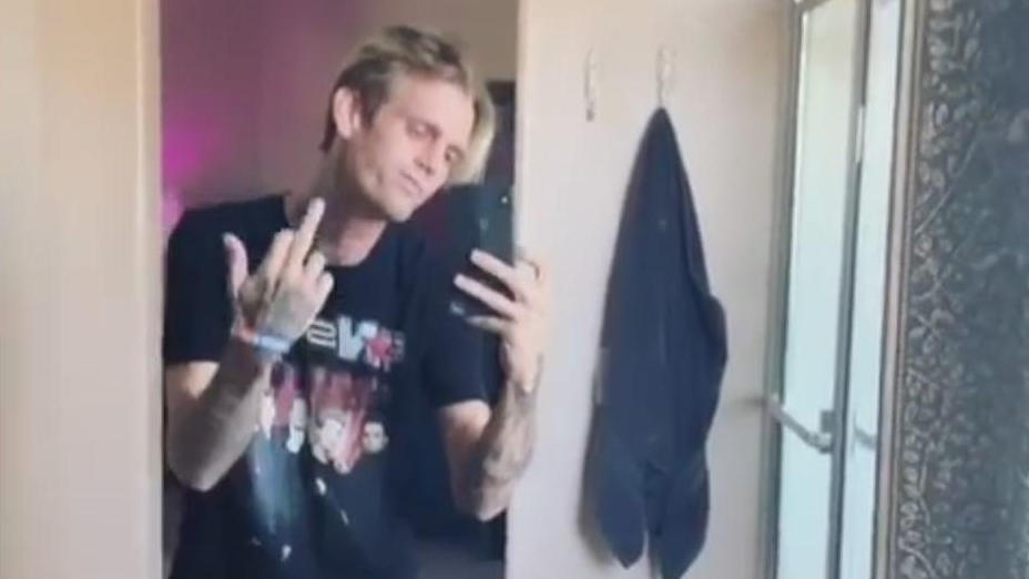 "Bye Bye Bye" Nick und BSB-Fans Aaron Carter singt gegen seine Hater & Nick Carter
