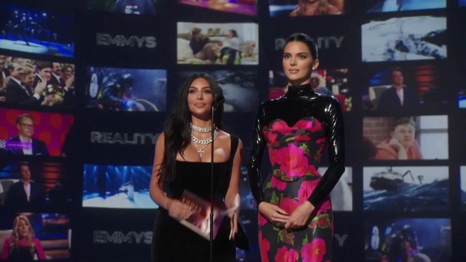 Die Kardashians werden ausgelacht Kim und Kendall werden bei Emmys ausgelacht