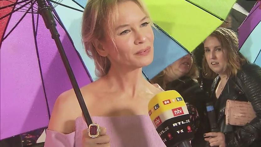 Auf ihrer Filmpremiere Interview mit Renée Zellweger wird gecrasht