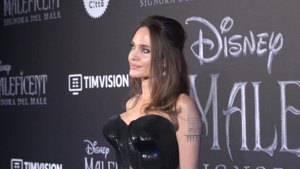 Kämpferische Mutter Angelina Jolie ist eine Raubtier-Mama