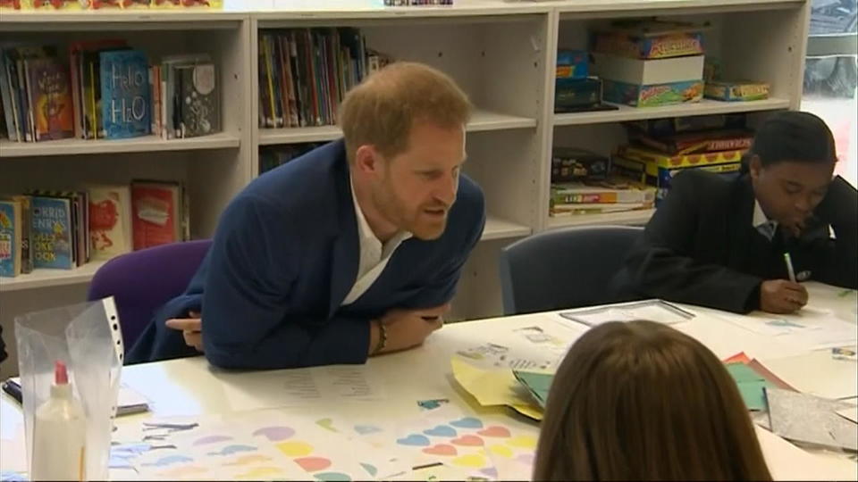 Prinz Harry zu Besuch in Nottinghamer Schule