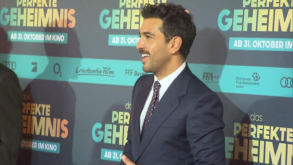 Film-Hottie Elyas M'Barek Elyas M'Barek über Dick Pics und Nacktfotos