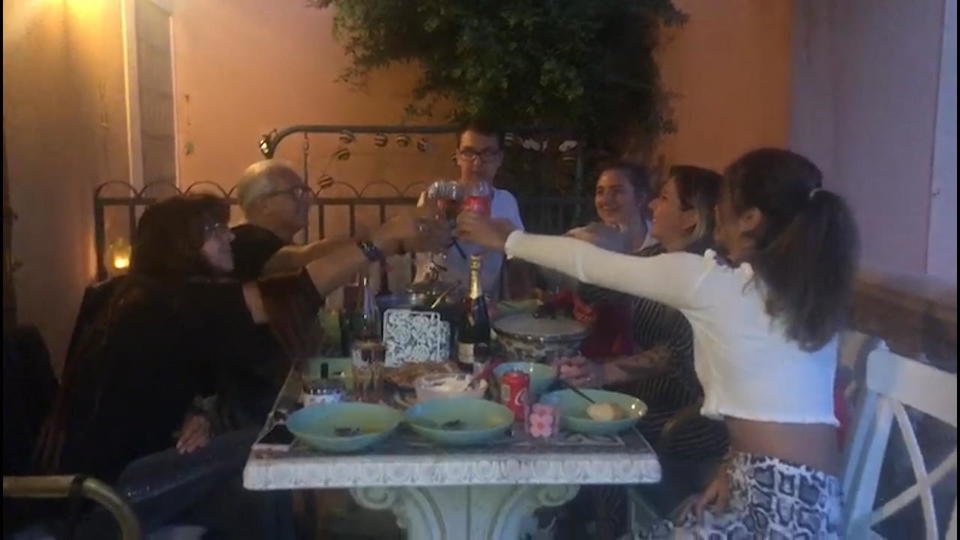 "Auf dich, mein Schatz!" Familie und Freunde feiern Jens 50.