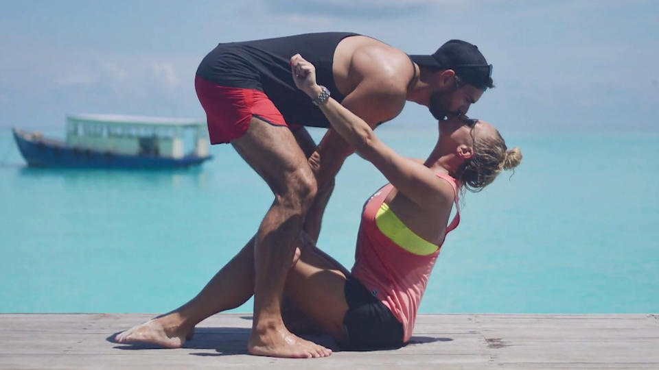 Yoga auf den Malediven Magdalena Brzeska im Liebes-Urlaub