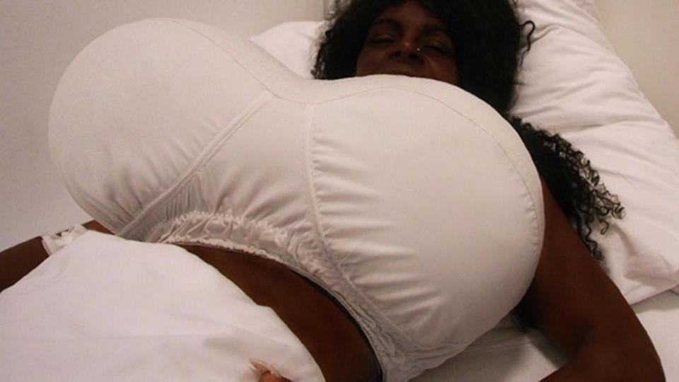 Neue Brust-OP Martina Big ist jetzt noch bigger!