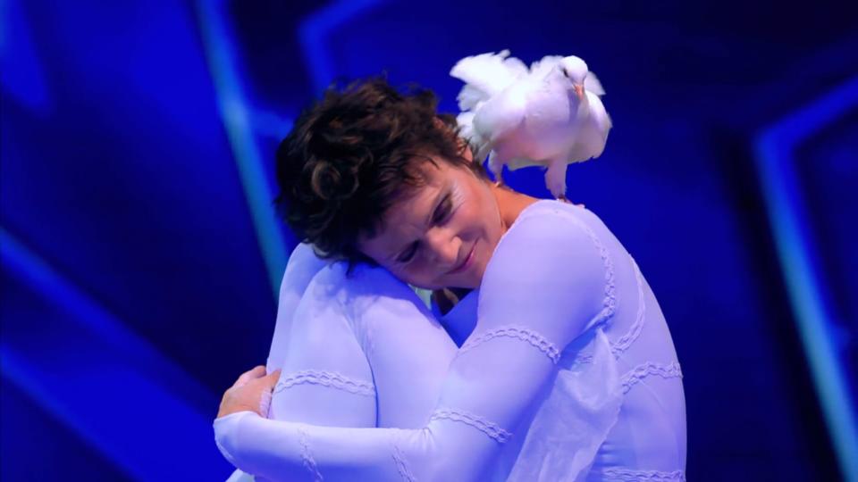 Sarah: „Habe ich noch nie so gesehen!“ Aurélie und Taube Celeste begeistern die Jury