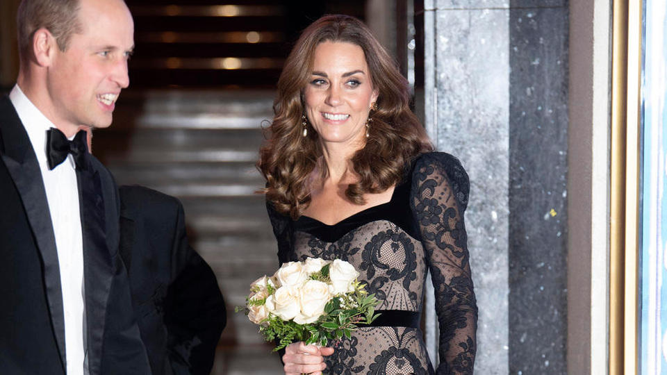 Im schwarzen Spitzenkleid MEGA-Auftritt von Herzogin Kate