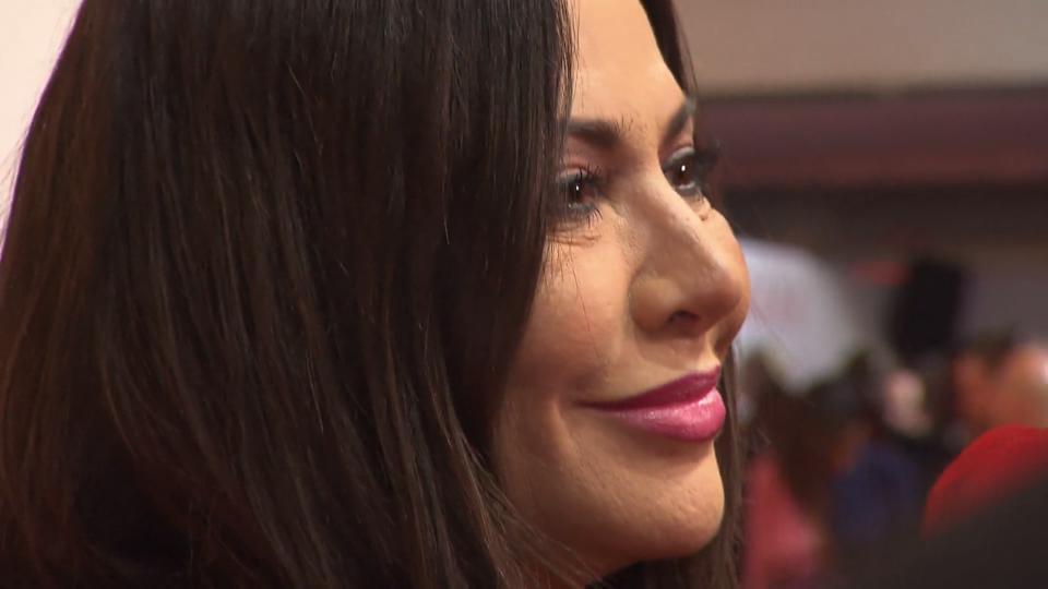 Sexy Look bei Spendengala Simone Thomalla macht auf Kim Kardashian