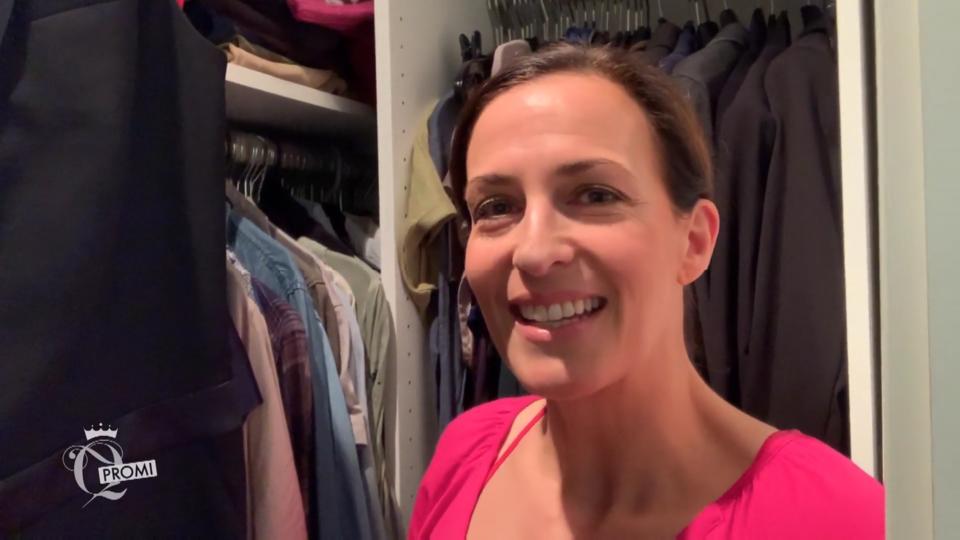 GZSZ-Star gibt private Einblicke So sieht der Kleiderschrank von Ulrike Frank aus