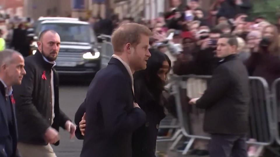 In Londoner Haarklinik gesichtet Glatzen-Angst bei Prinz Harry