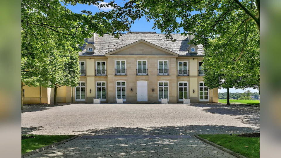 Sein Haus steht zum Verkauf Jon Bon Jovi wohnt wie ein König