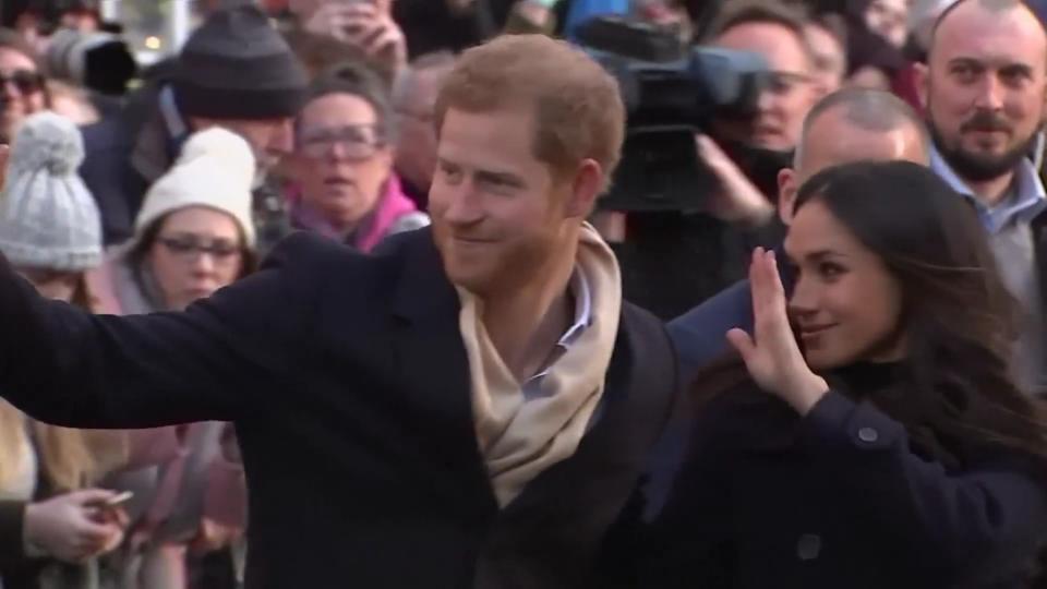 Angeblich auf Wunsch der Queen Harry & Meghan müssen sich "Sussex Royal" verabschieden
