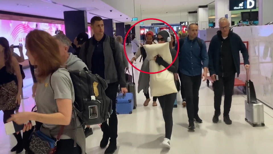 Katy Perry wohnte im selben Hotel wie Tom Hanks Corona-Panik: Katy Perry flüchtet aus Australien