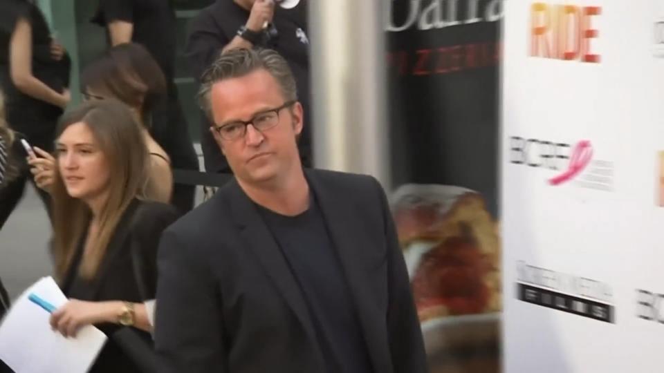 Schock-Fotos erreichen die Fans Der tiefe Fall des "Friends"-Stars Matthew Perry