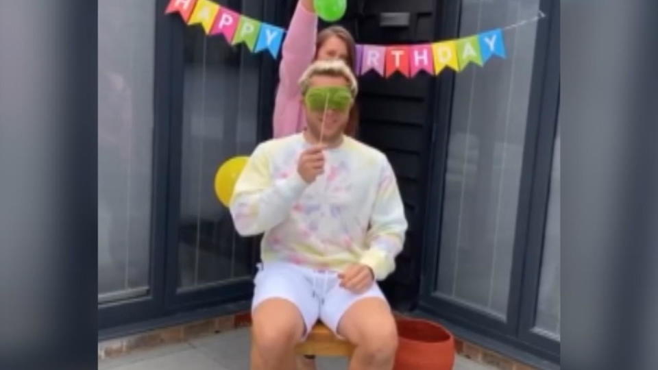 Zum 36. Geburtstag Mit diesem "Geschenk" hat Olly Murs nicht gerechnet!
