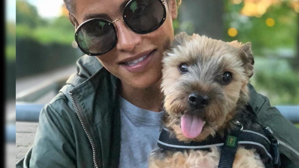 Tief erschüttert Sabrina Setlur trauert um ihren Hund
