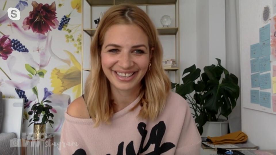 Schauspielerin schreibt an ihrem ersten Buch VIPstagram Talk mit Susan Sideropoulos