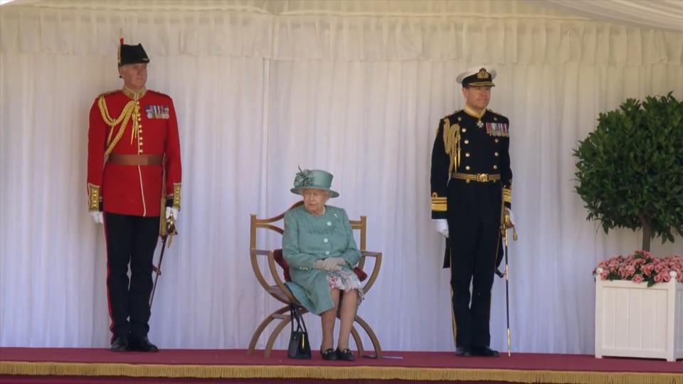 Mini-Parade zum Geburtstag Erster öffentlicher Auftritt der Queen seit Lockdown