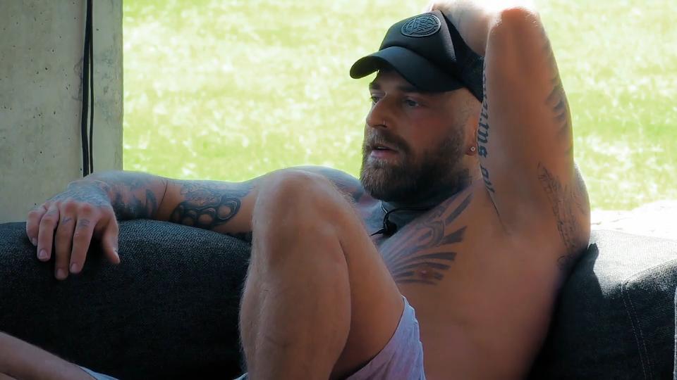 „Are You The One?"-Kandidat verrät private Details Edin hatte eine „Sugar Mami"