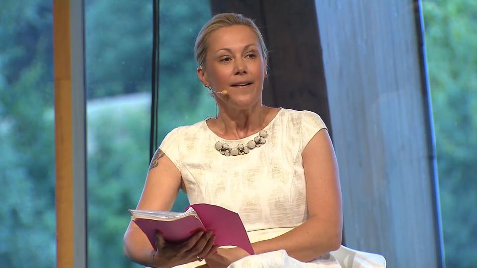 Sie liest aus ihrem Buch "Anders als gedacht" vor Bühnen-Comeback für Bettina Wulff