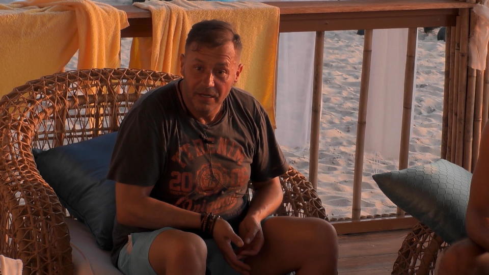 Das war NICHT Teil von „Kampf der Realitystars“ Willi Herren landet bei der Einreise im Flughafen-Knast