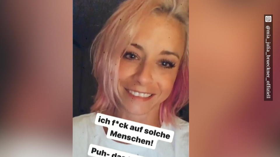 Nutzer machte Kommentare über ihr Alter Sängerin Mia Julia rastet aus