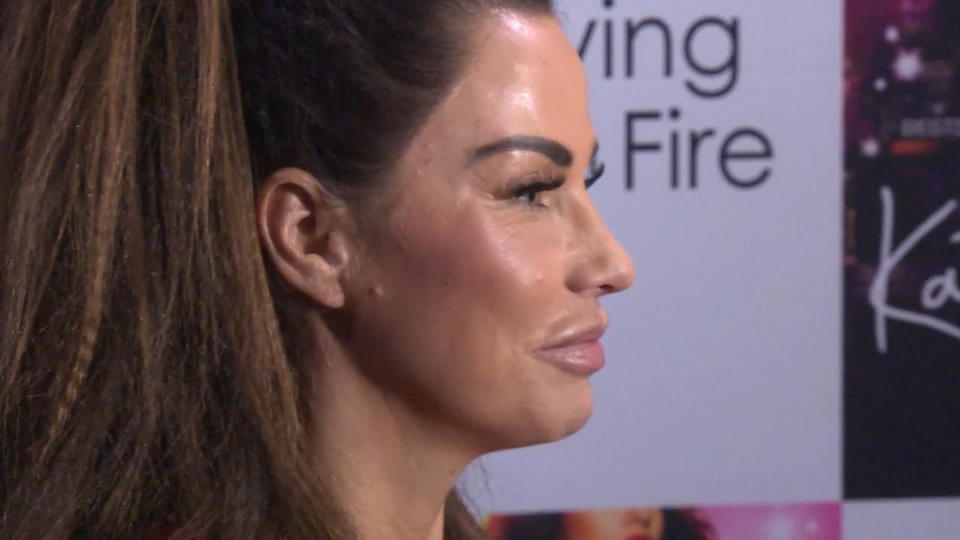Schwerer Vowurf von PETA Ist Katie Price eine Tierquälerin?