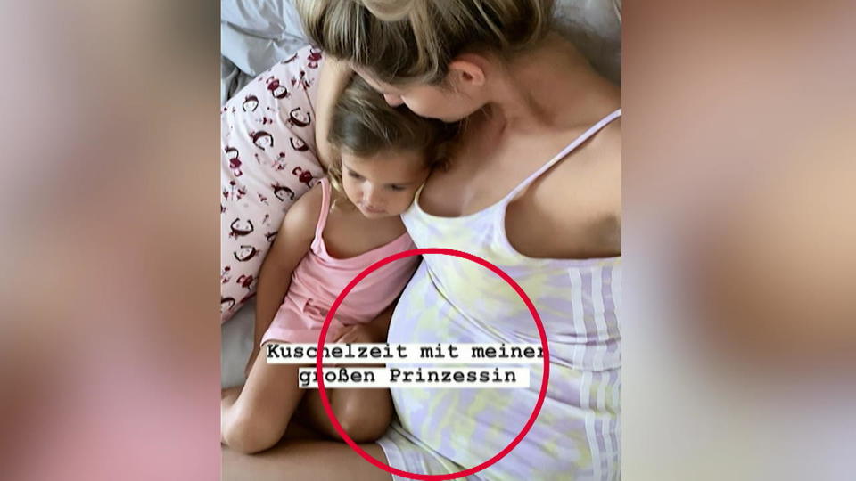 After-Baby-Body Sarah Harrison zeigt ihren Bauch nach der Geburt von Kyla