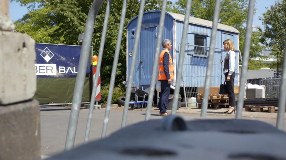 „Unter uns“-Folge vom 14.08.2020 Was planen Eva und Benedikt gegen Till?