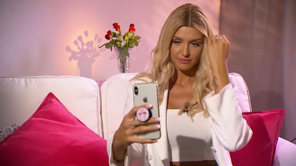 Gerda ohne Extensions Gerdas Haaren geht´s an den Kragen