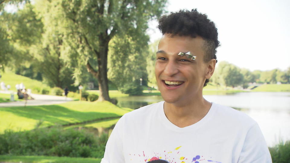 Nach Aus bei "Big Performance" Jetzt rät Prince Damien mit: Wer steckt hinter Jones-Double?