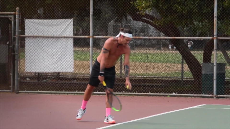 Superheiß beim Tennis Gavin Rossdale zeigt sein Sixpack