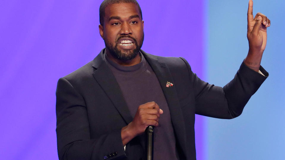Ekel-Video von Kanye West Hier pinkelt Kanye West seinen Grammy an