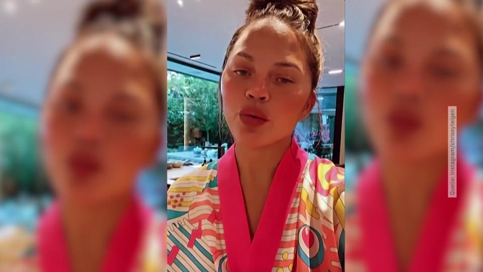 Nach tragischer Totgeburt Chrissy Teigen wendet sich an die Öffentlichkeit