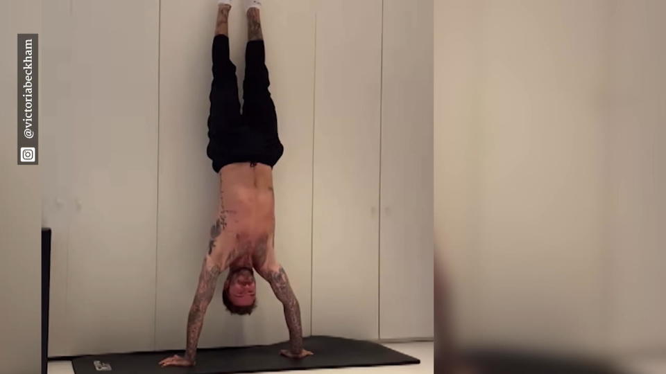 Den Handstand schafft David mit links Die Beckhams beim Workout
