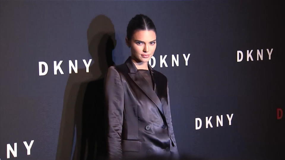 Mal wieder eine neue Frisur: Kendall Jenner trägt jetzt Extensions!
