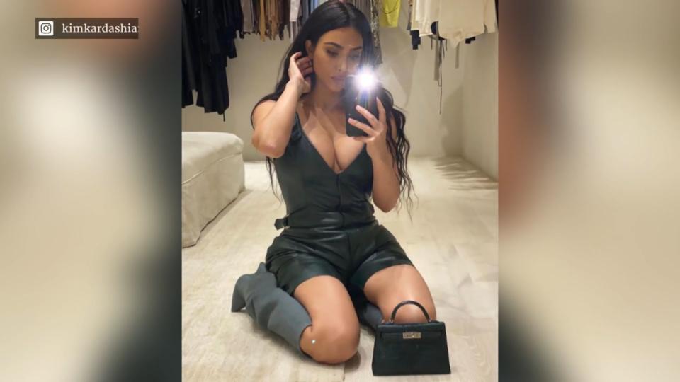 Weihnachtsbaum steht schon Kim Kardashian gibt Einblicke in ihre Luxusvilla