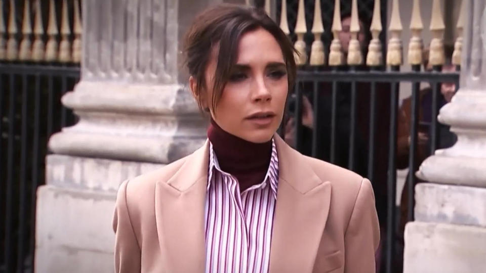 "Ich hoffe, du trägst immer noch High Heels" Victoria Beckham schreibt einen Brief an ihr Zukunfts-Ich