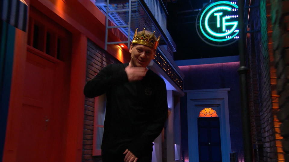 TV-Premiere von "Täglich frisch geröstet" Moderator Knossi hat prominente Fans