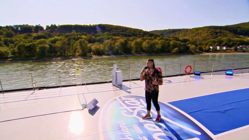 Könnte diese Entdeckung sein DSDS-Aus bedeuten? DSDS-Favorit Karl Jeroboan ist in großer Sorge