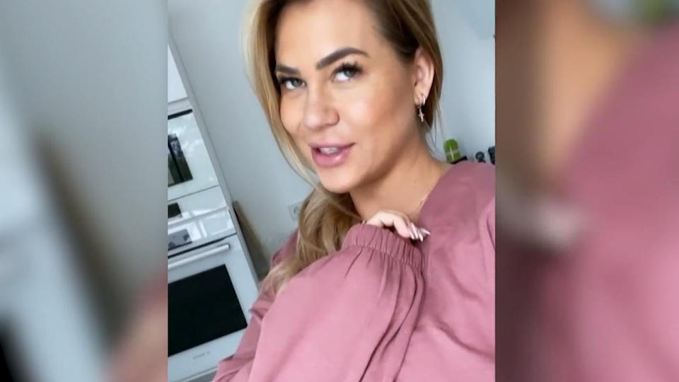 Ihr Baby tritt im Bauch Schwangere Jessica Paszka teilt emotionalen Moment