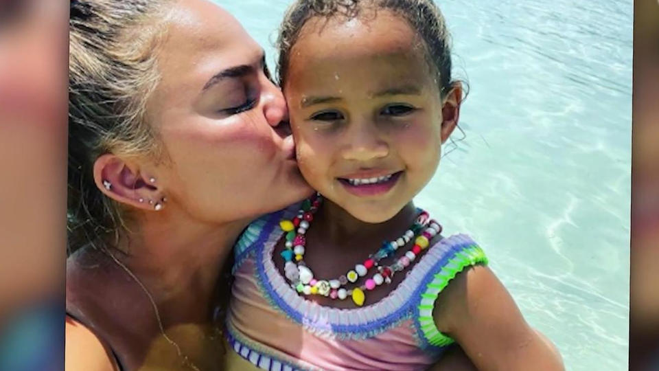 Miles, der Foto-Muffel? Chrissy Teigen: Darum gibt's mehr Bilder mit Tochter Luna