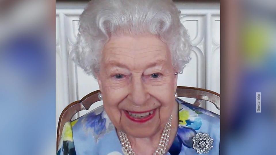Erster Termin nach Prinz Philips Beerdigung Die Queen kann wieder lächeln