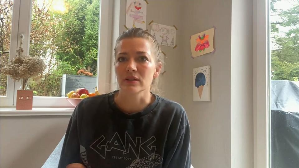 Es hat ihren Partner erwischt Große Corona-Sorgen: Nina Bott ist den Tränen nahe