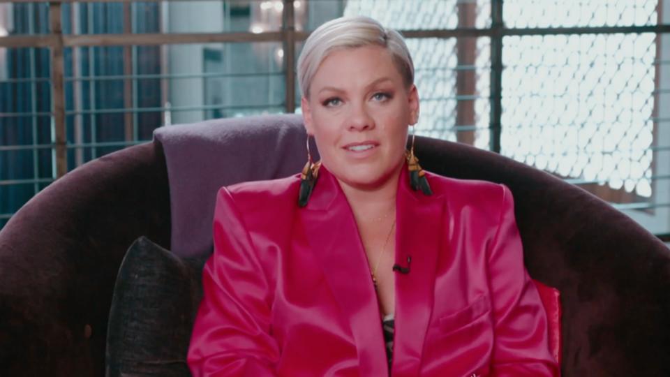 Weltstar-Interview während Corona-Pandemie RTL-Moderatorin Frauke Ludowig trifft Weltstar Pink