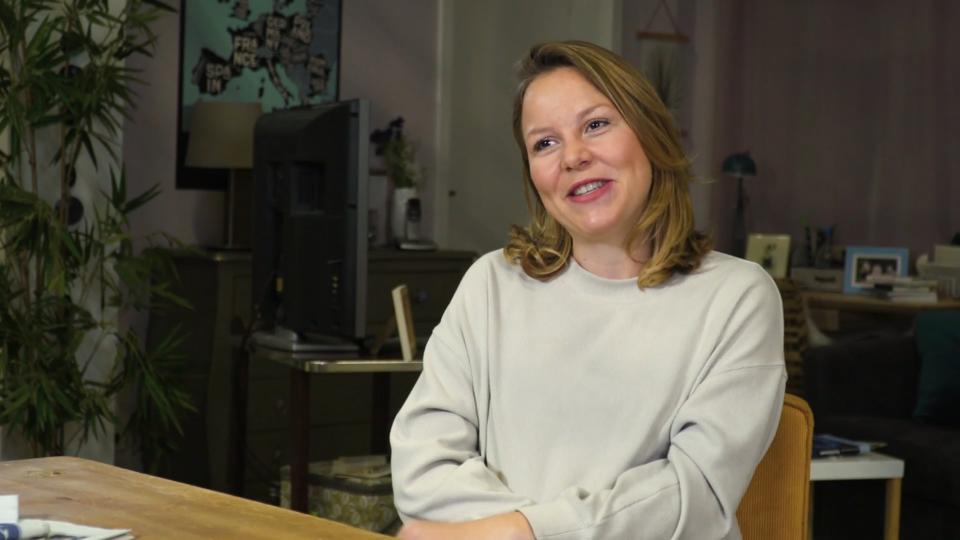 Franziska van der Heide wird Mama So hat die AWZ-Schauspielerin von ihrem Baby erfahren
