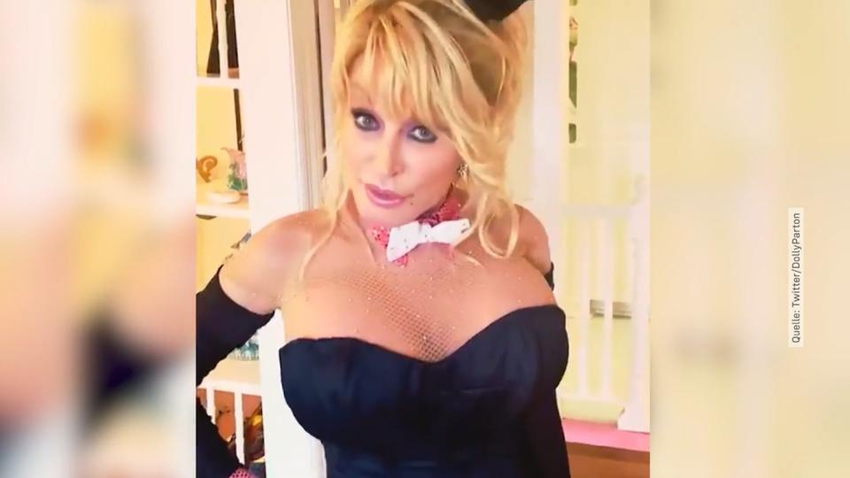 Für Ehemann Carl Dolly Parton (75) imitiert Playboy-Cover von 1978